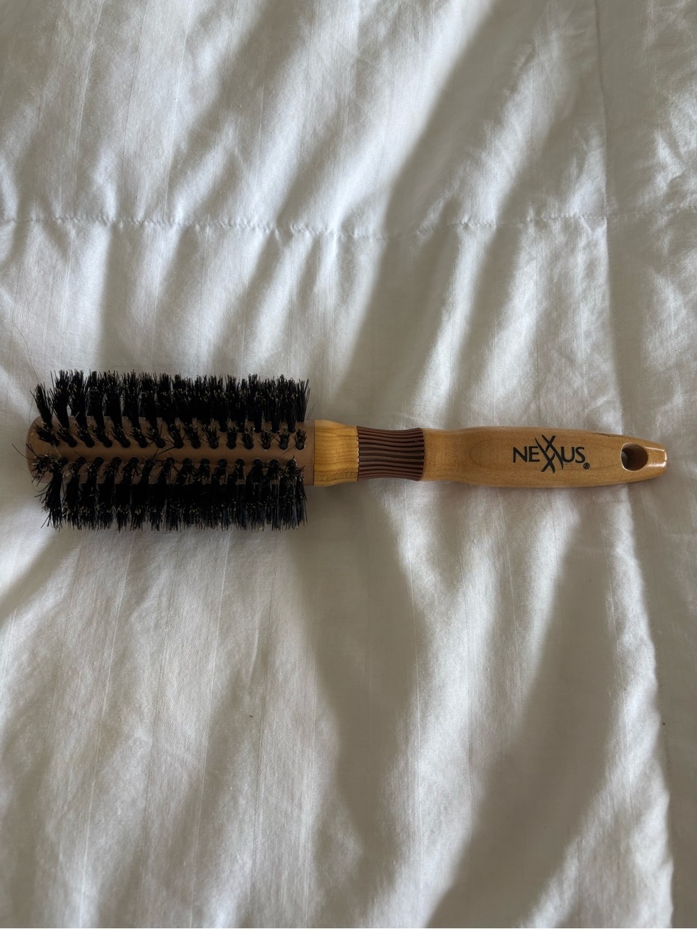 Nexxus hair brush like new wood handle